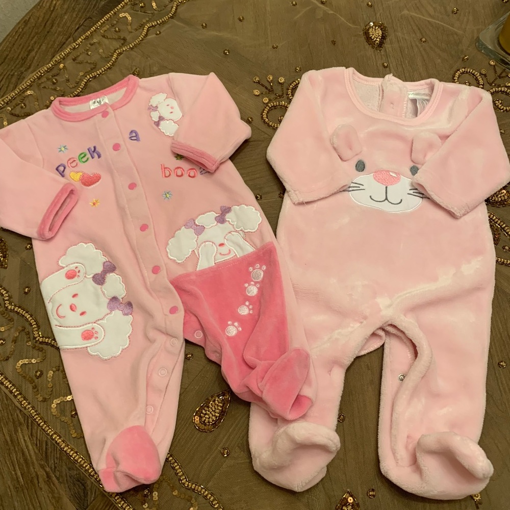 Soft footsie two pc bundle size 6m